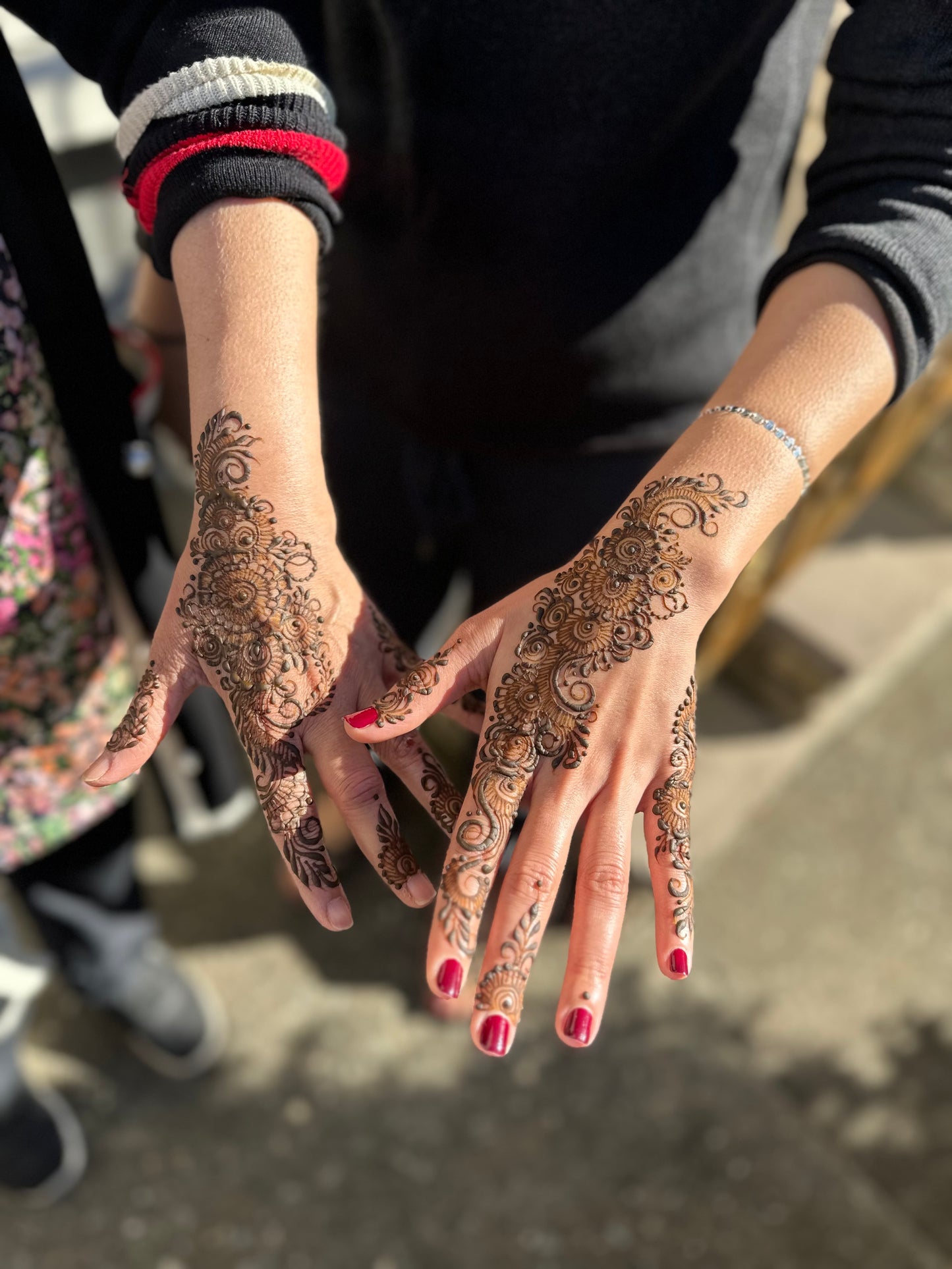 Medium Henna (design) Appointment