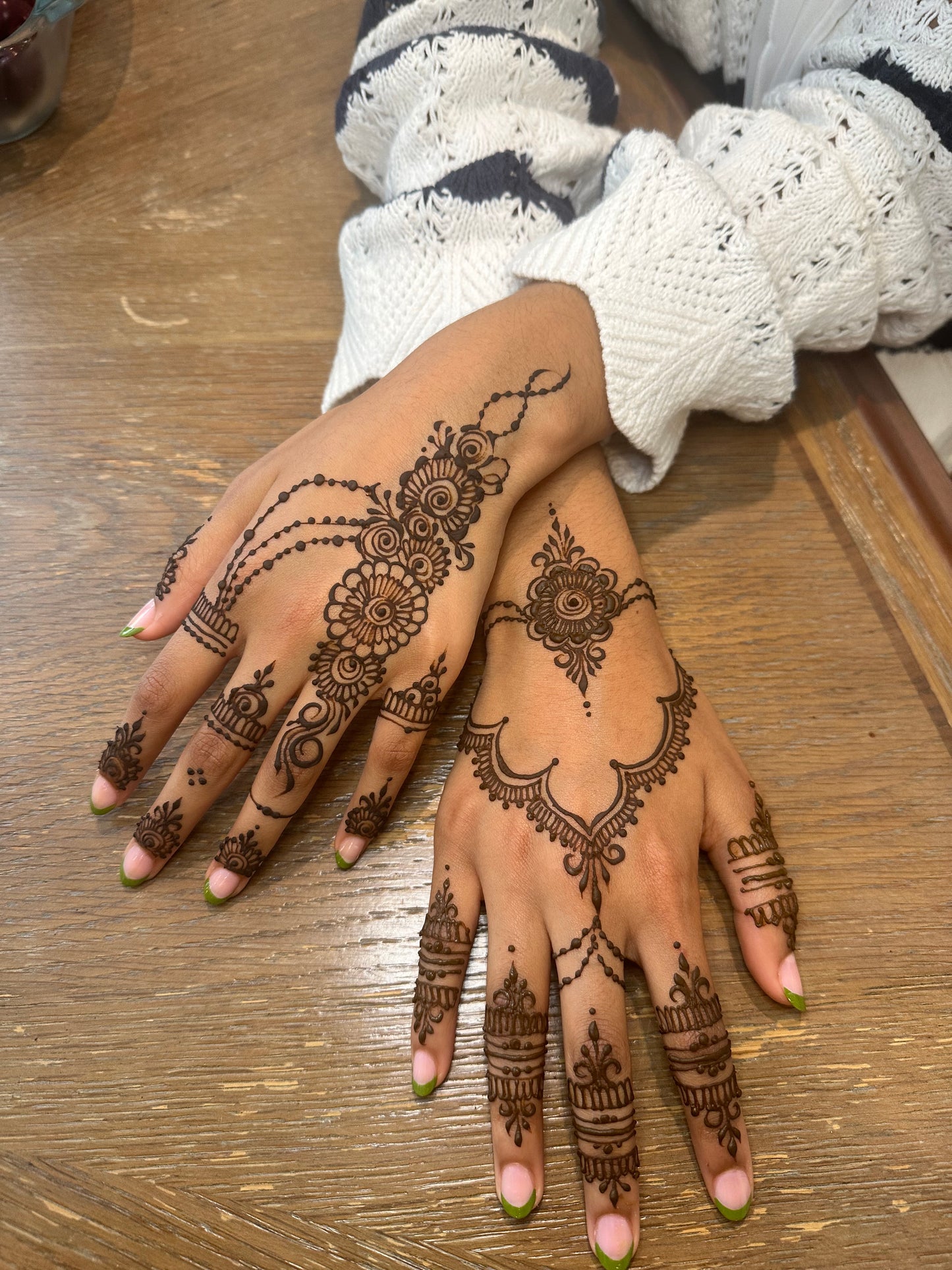 Medium Henna (design) Appointment