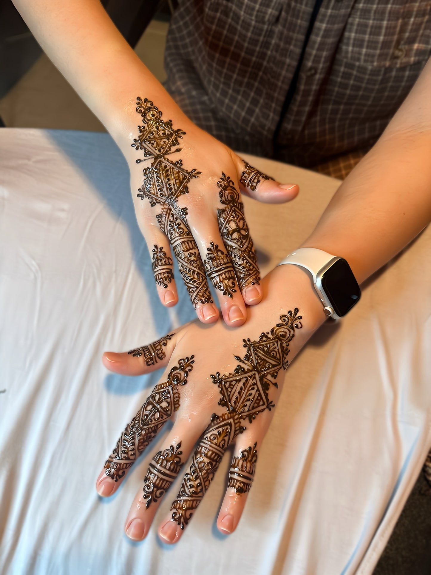 Medium Henna (design) Appointment