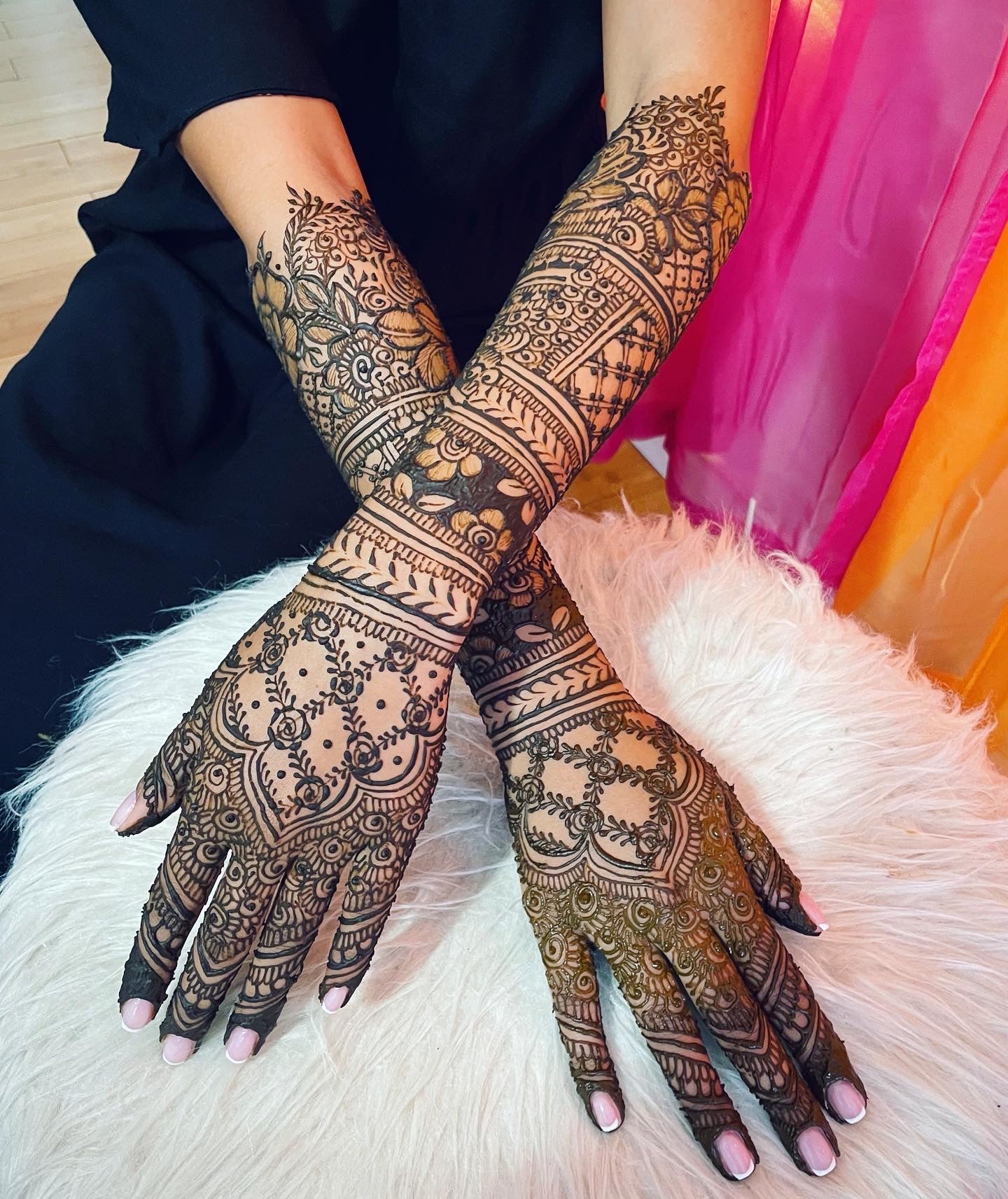 8 Ways to Ensure That Your Bridal Mehendi is Dark & Beautiful | Style &  Beauty